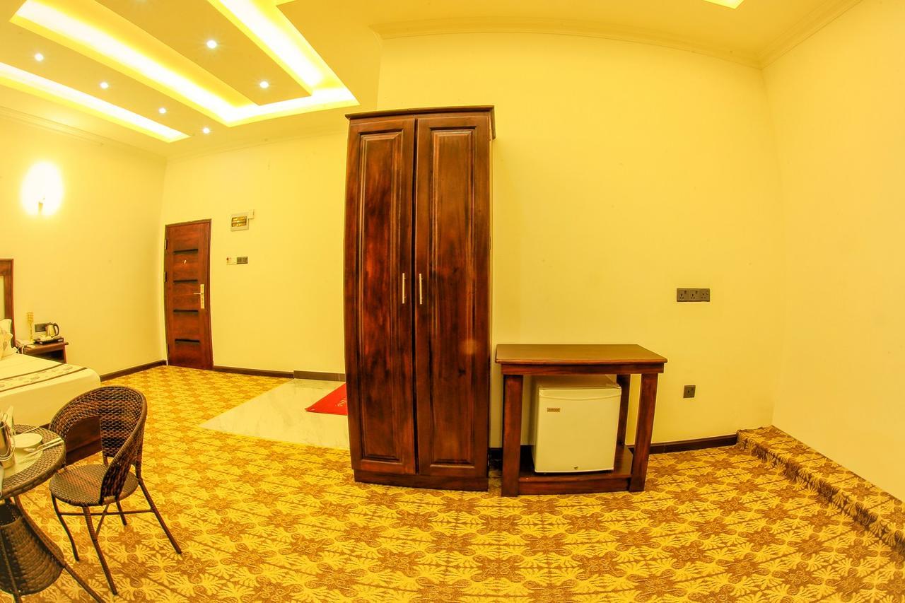 Euro Star Hotel Katunayaka Kültér fotó